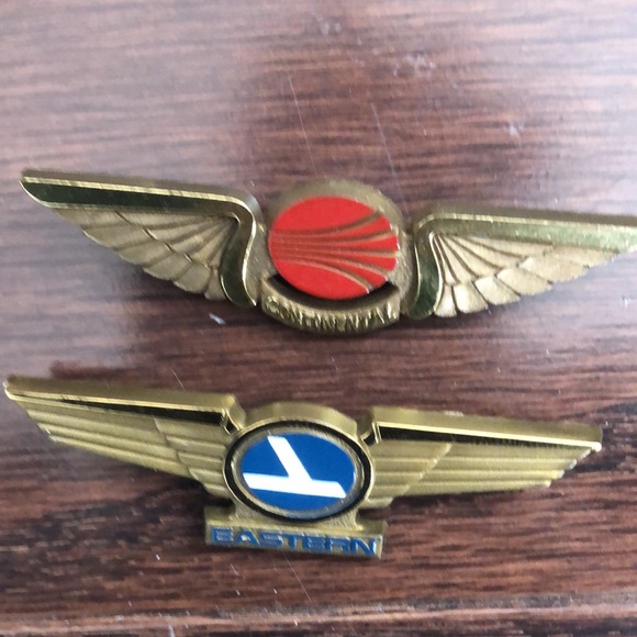 Vintage plastic airline lapel wings collection. Includes Eastern and Continental - Picture 4 of 7